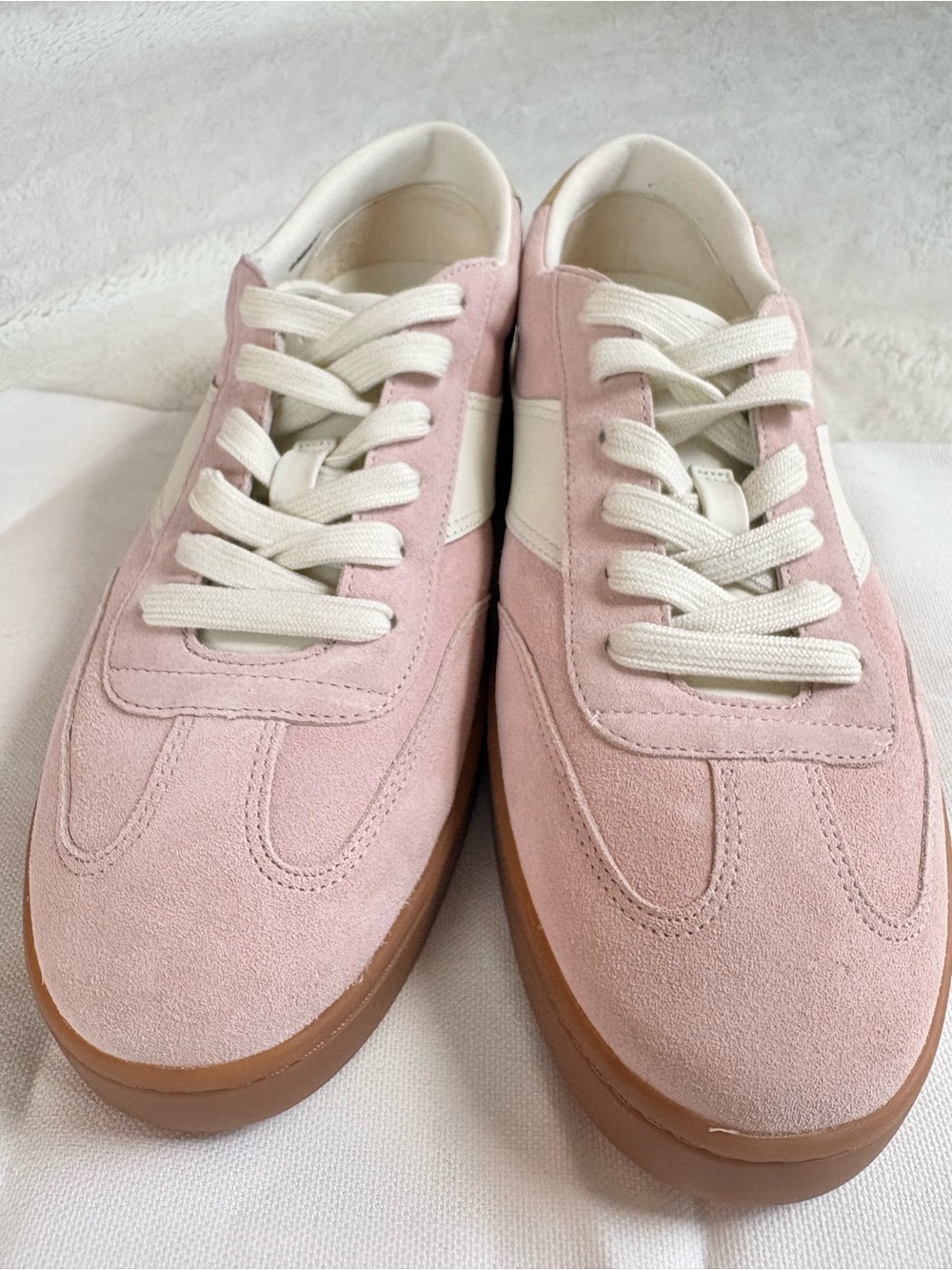 Vince Korrin Sneaker NWT, Women size 8 / Euro 38.5 - Picture 2 of 5
